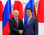 Putyin és Abe a Kuril-szigeteki gazdasági együttműködés folytatásáról állapodott meg