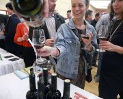  Nyolcadik alkalommal mutatkoznak be Villány prémium borai a pécsi Kodály Központban