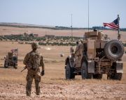 Szíria - Trump megerősítette, hogy lassítja a csapatkivonást