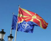 Észak-Macedónia aláírta a NATO-csatlakozásról szóló jegyzőkönyvet