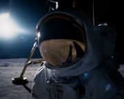 Pence: öt éven belül amerikai űrhajósokat küldenének a Holdra
