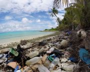 Mintegy 414 millió műanyagszemét árasztotta el az Indiai-óceán egy szigetcsoportját