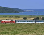 A MÁV több vonatot közlekedtet a Balatonra a nyári menetrendben