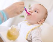 WHO: Magas cukortartalmúak és a babák számára nem megfelelőek a bébiételek