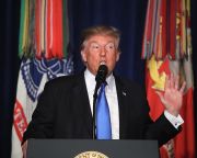 Trump a közelinek remélt afganisztáni békéről tanácskozott a kormányzata tagjaival 