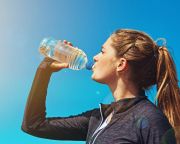 Nem valószínű, hogy károsítják az egészséget az ivóvízben lévő műanyagszemcsék