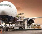 Tizedik hónapja csökken a globális légi áruszállítás volumene