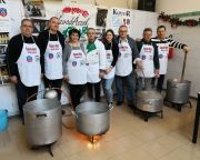 Vízkereszti ebédet főztek Rómában a rászorulóknak a Kapuvári ÍzvadÁszok