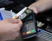 15 000 forintra nő a PIN-kód nélkül engedélyezett, érintéses fizetések határa