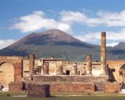 Tizenöt év balszerencse után küldött vissza néhány ellopott régészeti kincset Pompejibe egy turista