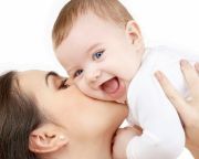 Az anyatej nagy lökést ad a baba immunrendszerének 