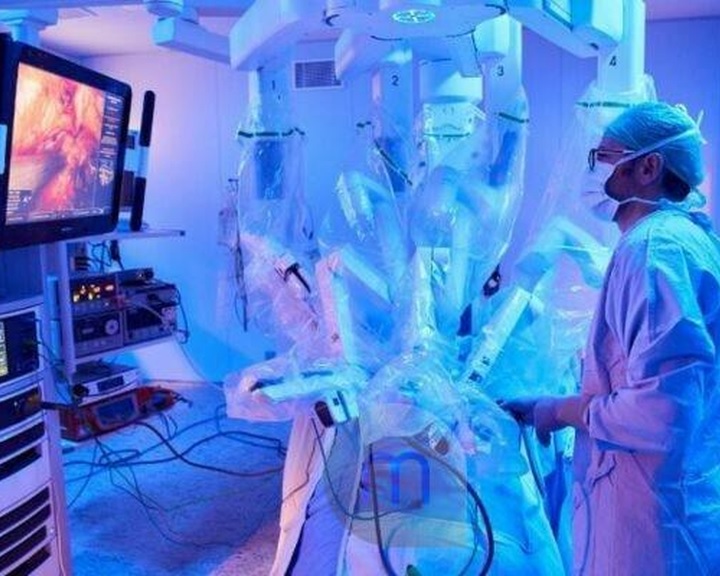 Robotsebészeti eszközzel műthetnek az onkológiai klinikán és a dél-pesti kórházban