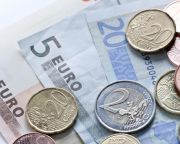 Az EP tárgyalásokat kezd a kötelező minimálbér bevezetéséről