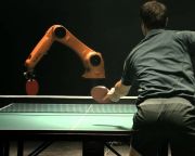 90 perc alatt tanult meg pingpongozni egy robot