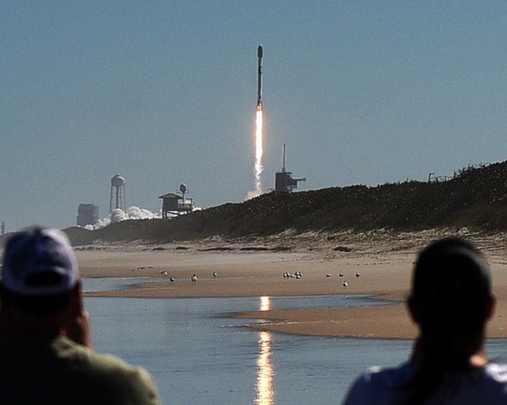 Műholdak tucatjait veszítette el a SpaceX egy mágneses viharban