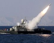 Irán rakétákat telepít hajóira a Hormuzi-szorosban
