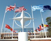 Franciaország felülvizsgálja kapcsolatait a NATO-val