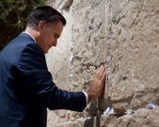 Mitt Romney támogatja az izraeli támadást Irán ellen