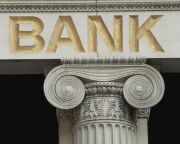 Európai Bizottság: Tovább segítheti az állam a bankokat