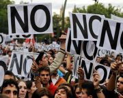 Összecsapások Madridban: „Foglaljuk el a kongresszust!”