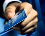 Döntött a Kúria: ki kell fizetni a bankkártyapénzt