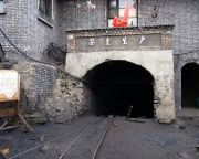 2000 szénbányát zárnak be Kínában