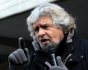 Népszavazást rendezne az euróról Beppe Grillo Olaszországban