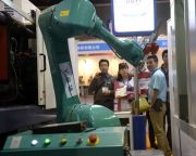 Robotokat vetnének be a munkaerőhiány ellen a dél-kínai Kantonban