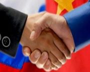 Oroszország és Kína megingatja a dollár alapját