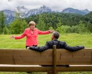 Kitört a botrány: Merkel hazudott, boldog-boldogtalant lehallgattak