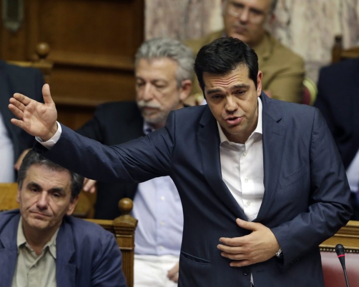 Megszavazta a görög parlament a megszorításokat
