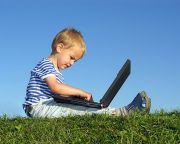 Elbutítja a gyerekeket az internet?