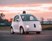Az emberi sofőrökhöz idomulnak a Google autói