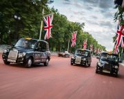 Lefulladt a hagyományos brit taxispiac az Uber térhódítása miatt