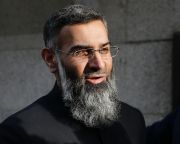 Börtönre ítéltek egy brit iszlám hitszónokot