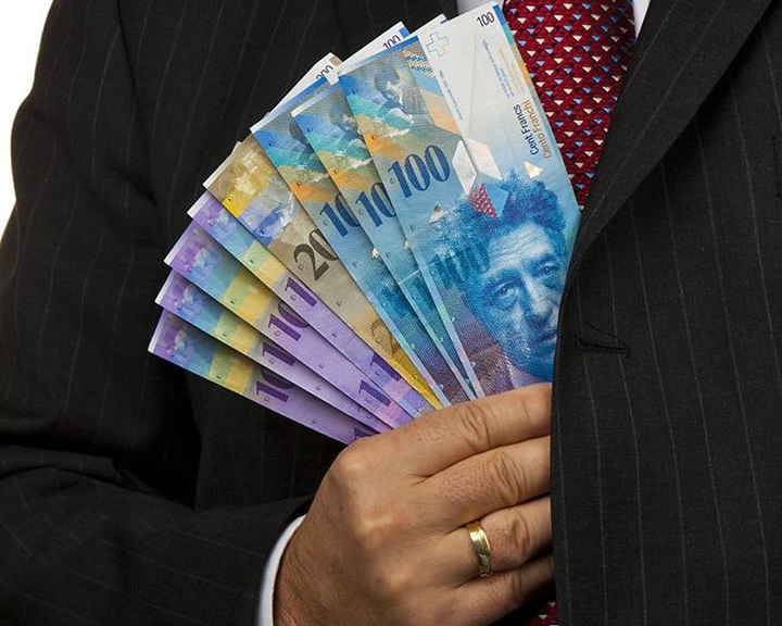 A frankhiteleket eredeti árfolyamon váltják lejhitelre Romániában