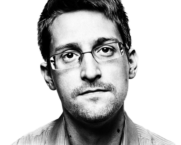 Oroszország meghosszabbította Snowden tartózkodási engedélyét