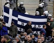 Görögország: a segély nem a megmentést szolgálja