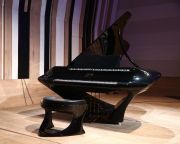 A nagyobbik típusú Bogányi-zongorát kapja a pécsi Kodály Központ