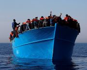 Olasz ügyész: a migránsmentő NGO-kat az embercsempészek finanszírozhatják