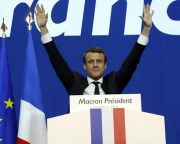 Sorra gratulálnak Macronnak a világ vezetői
