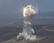 Sikeres volt az ICBM-rakétát elhárító amerikai kísérlet 