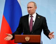 Putyin: Washingtonnak 755 külügyi alkalmazottat kell visszahívnia Oroszországból