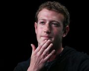 Zuckerberg valamelyik helyettesét küldi a brit parlament meghallgatására