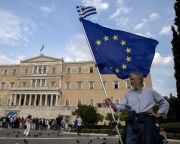 Hivatalosan is véget ért a görög válság