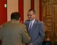Kitüntetés Komlóiaknak